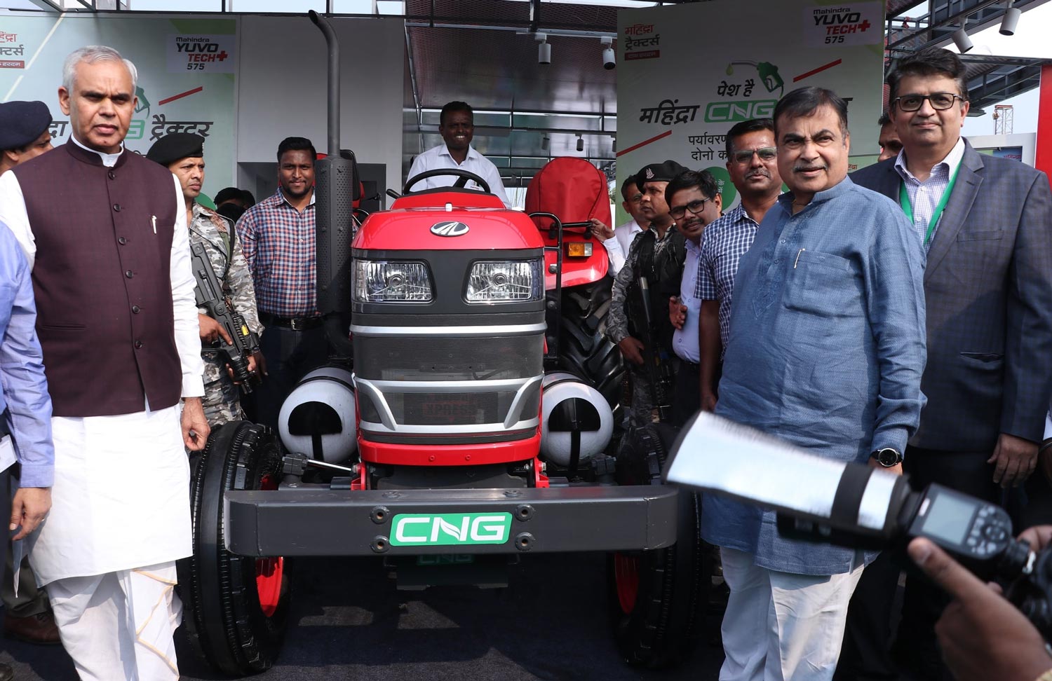 En Inde, Mahindra présente son premier tracteur agricole au gaz naturel